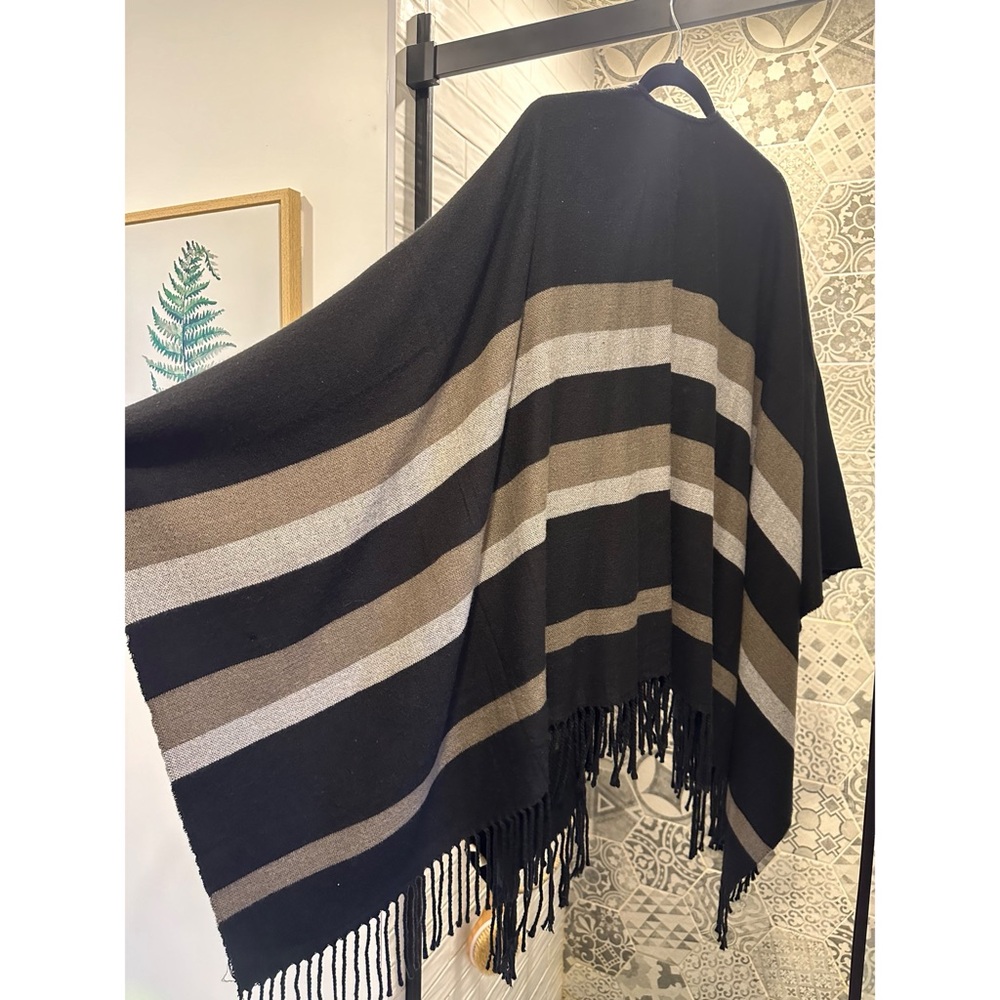 Poncho - Picture 2 of 3